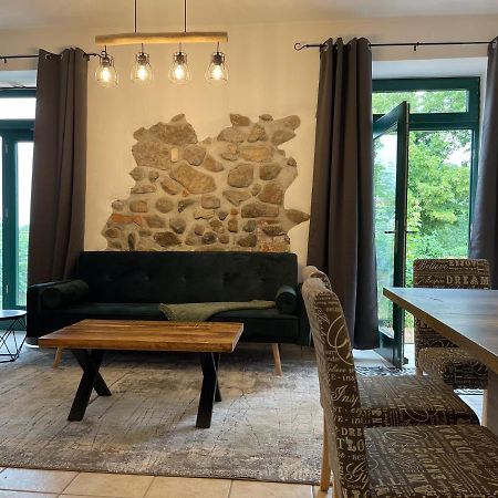Mitten In Der Natur : Ferienwohnung Mit 3 Schlafzimmern, Neu Eingerichtet Neu Gaarz Kültér fotó