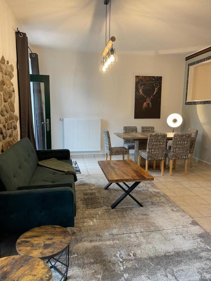 Mitten In Der Natur : Ferienwohnung Mit 3 Schlafzimmern, Neu Eingerichtet Neu Gaarz Kültér fotó