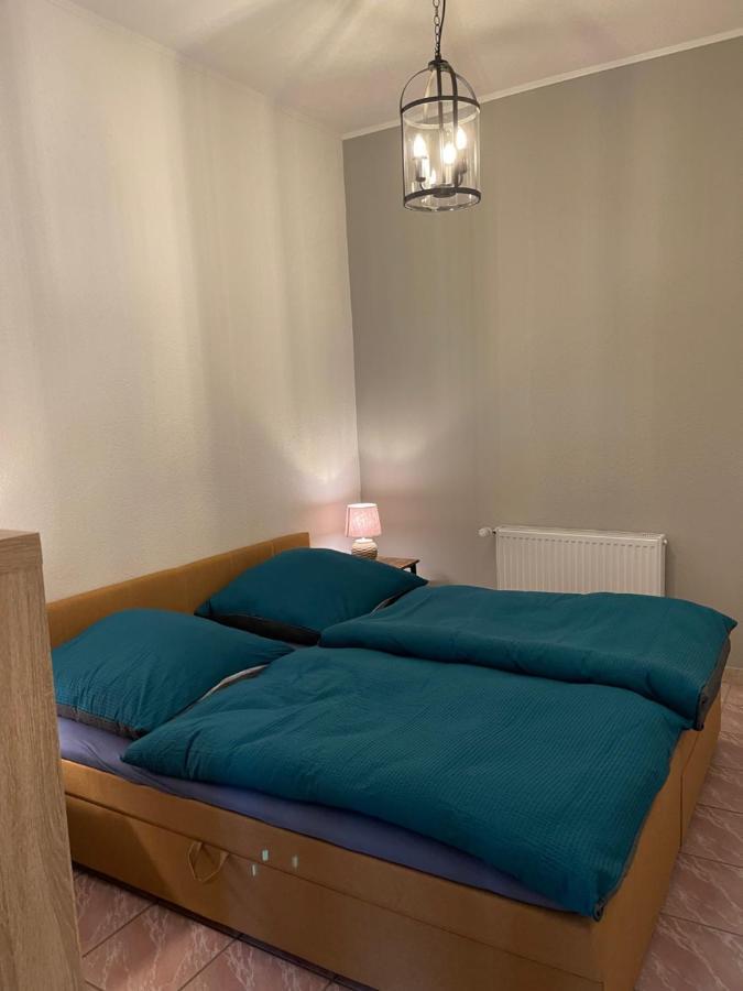 Mitten In Der Natur : Ferienwohnung Mit 3 Schlafzimmern, Neu Eingerichtet Neu Gaarz Kültér fotó